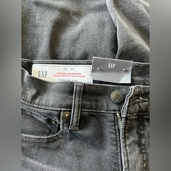 NWT Gap High Rise Vintage Slim Jeans with Washwell - Tags still on, Never worn. - Picture 5 of 10